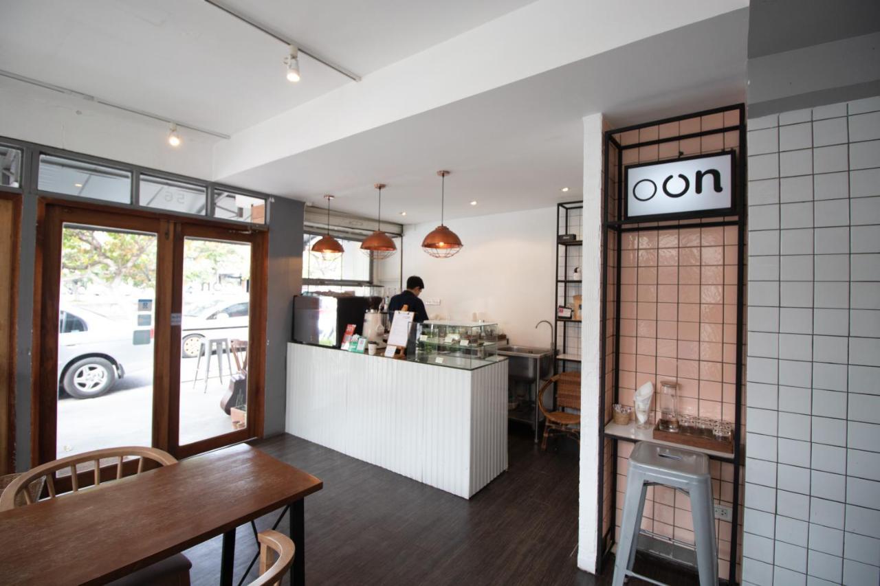 Hostel Oon Poshtel X Cafe Chiang Mai Zewnętrze zdjęcie