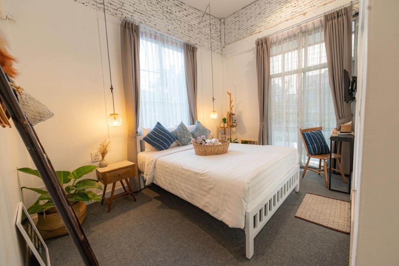 Hostel Oon Poshtel X Cafe Chiang Mai Zewnętrze zdjęcie